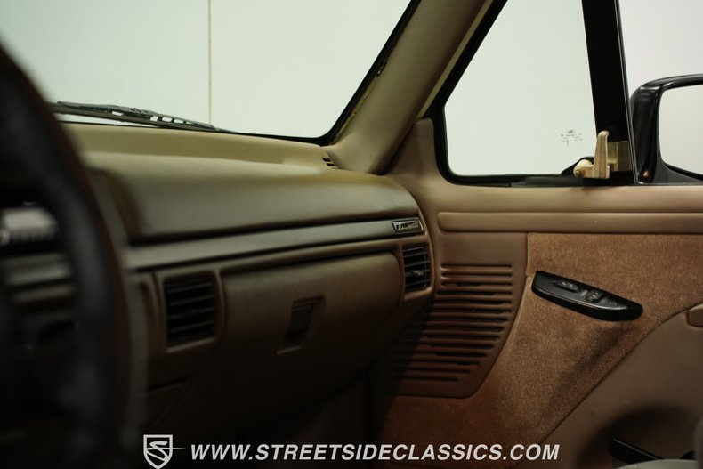 Ford-Bronco-1995-Colonial-White-Medium-Mocha-39