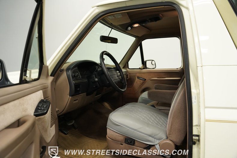 Ford-Bronco-1995-Colonial-White-Medium-Mocha-4