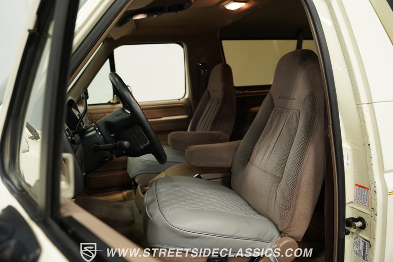 Ford-Bronco-1995-Colonial-White-Medium-Mocha-40