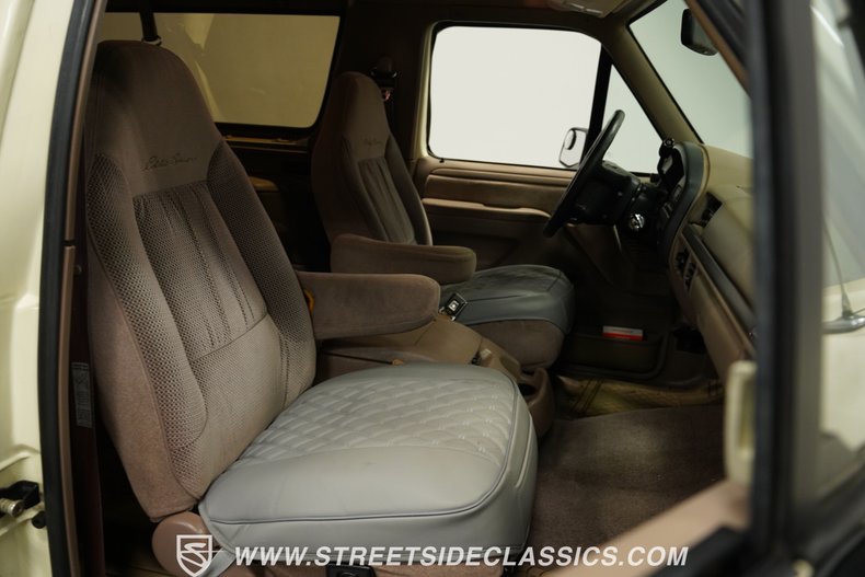 Ford-Bronco-1995-Colonial-White-Medium-Mocha-41