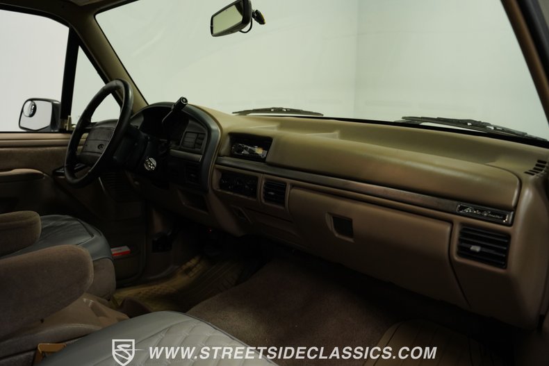 Ford-Bronco-1995-Colonial-White-Medium-Mocha-43