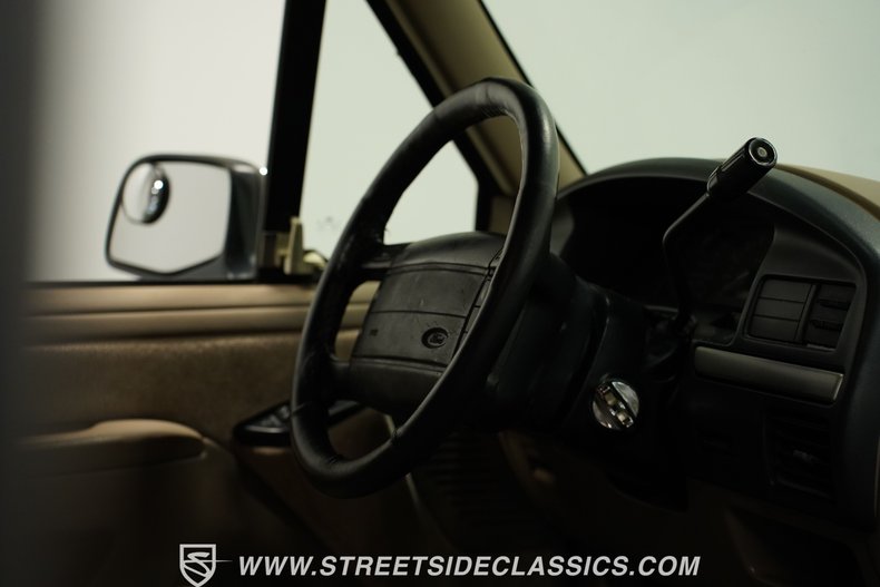Ford-Bronco-1995-Colonial-White-Medium-Mocha-44