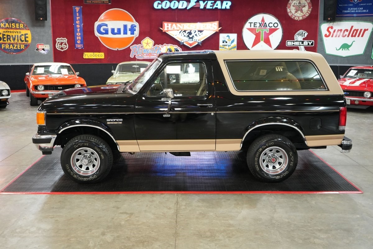 Ford-Bronco-Eddie-Bauer-4x4-1987-SUV-10