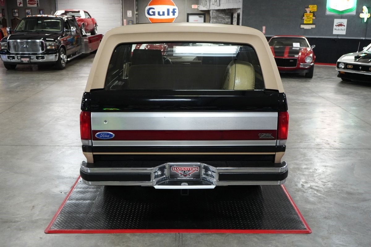 Ford-Bronco-Eddie-Bauer-4x4-1987-SUV-13