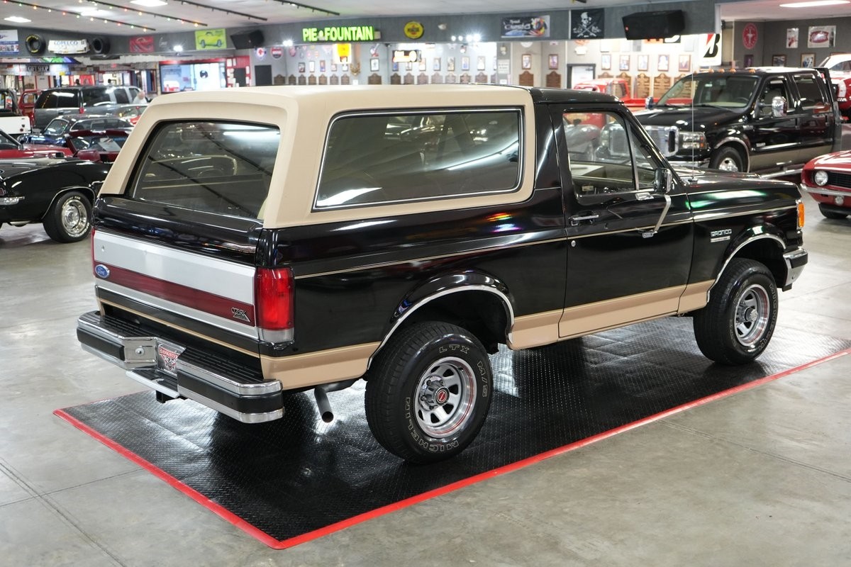 Ford-Bronco-Eddie-Bauer-4x4-1987-SUV-14