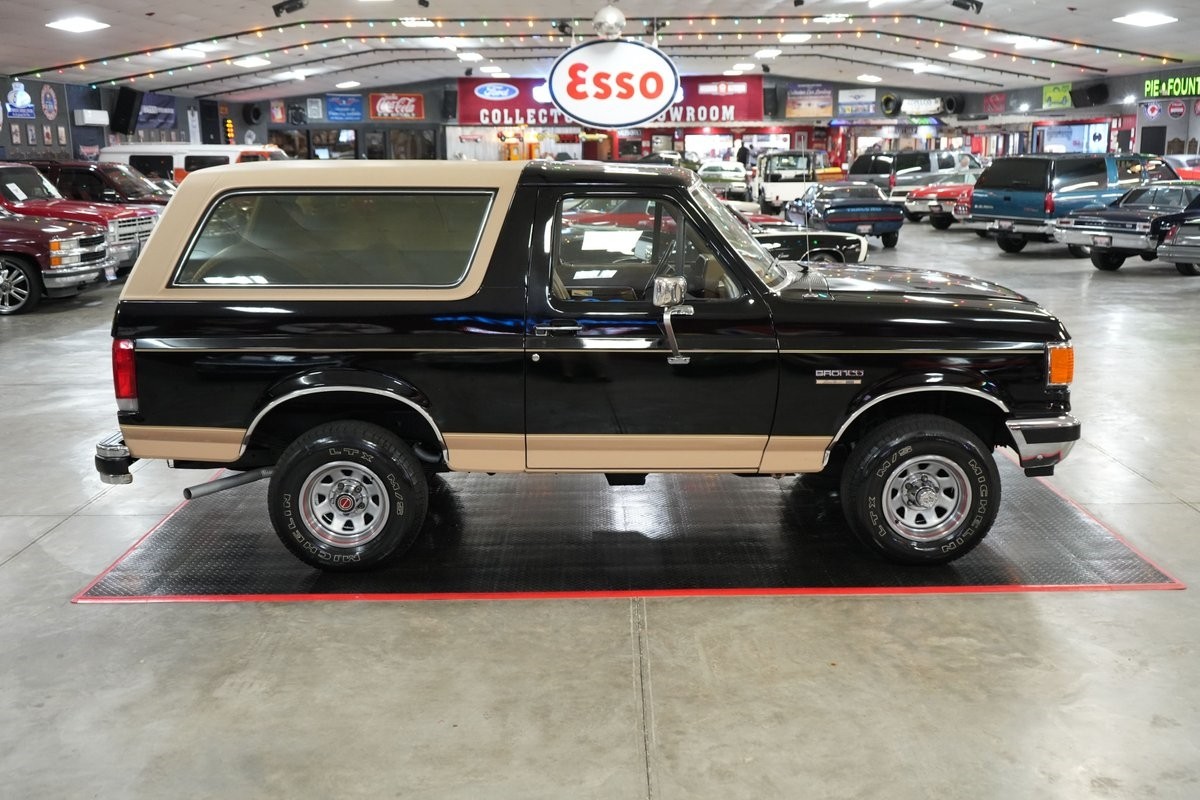 Ford-Bronco-Eddie-Bauer-4x4-1987-SUV-15