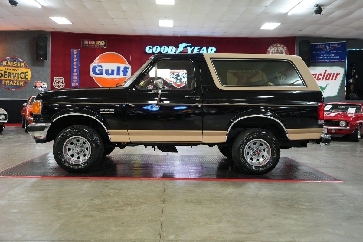 Ford-Bronco-Eddie-Bauer-4x4-1987-SUV-19