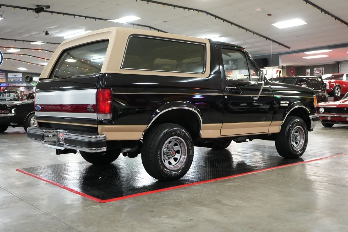 Ford-Bronco-Eddie-Bauer-4x4-1987-SUV-22