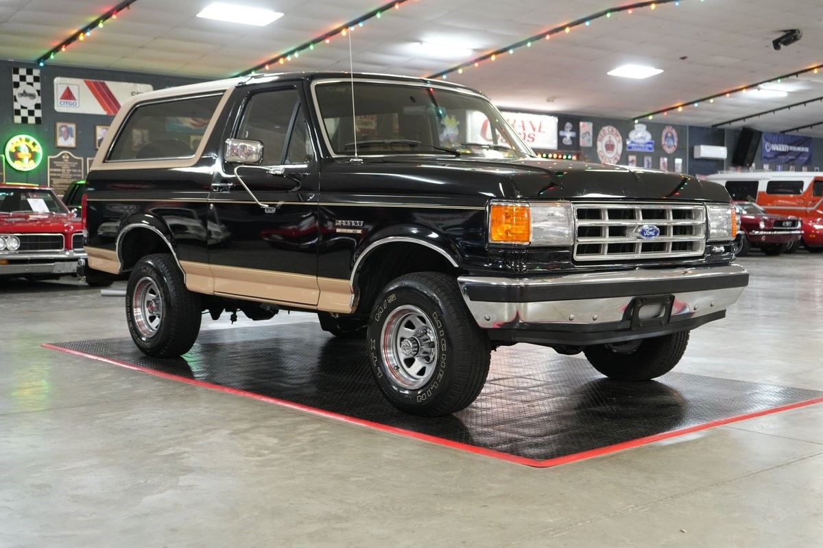 Ford-Bronco-Eddie-Bauer-4x4-1987-SUV-24