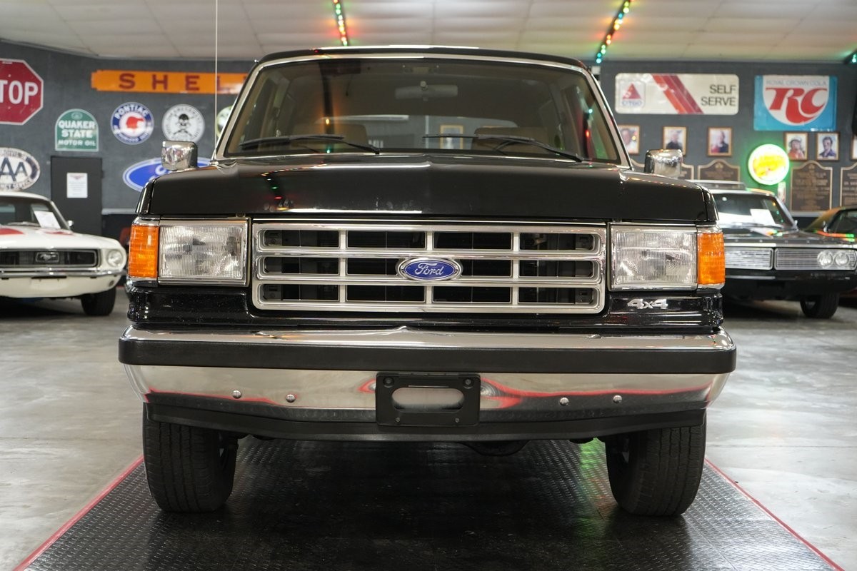 Ford-Bronco-Eddie-Bauer-4x4-1987-SUV-25