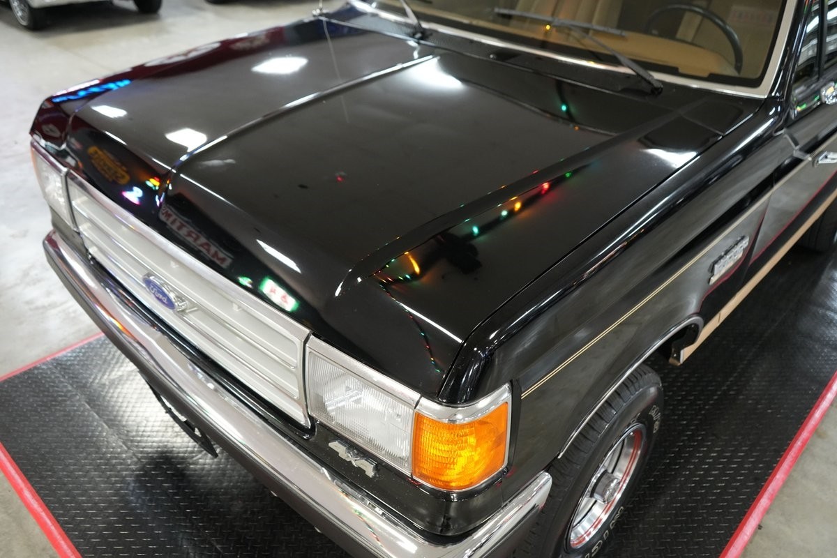 Ford-Bronco-Eddie-Bauer-4x4-1987-SUV-31