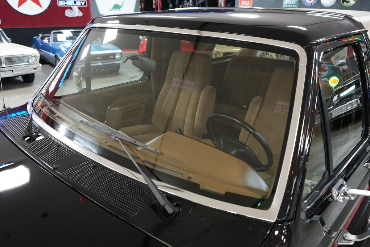 Ford-Bronco-Eddie-Bauer-4x4-1987-SUV-32