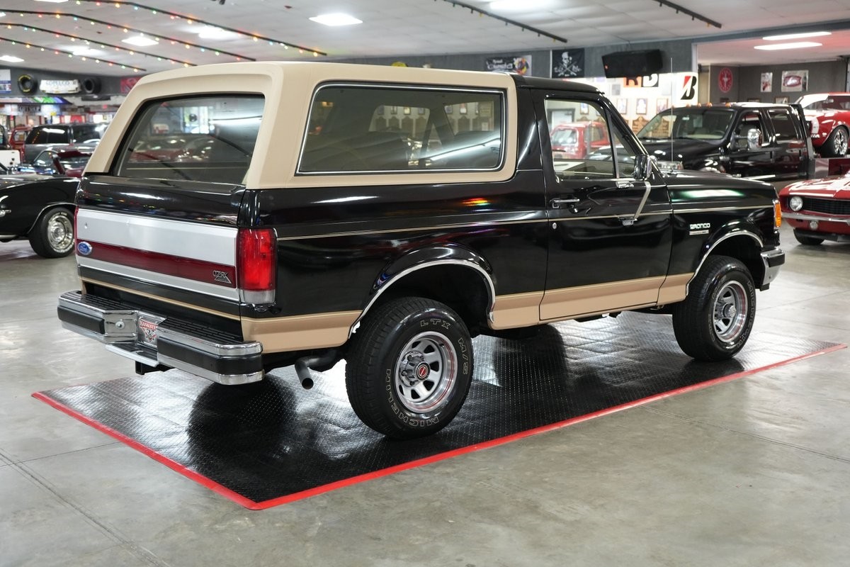 Ford-Bronco-Eddie-Bauer-4x4-1987-SUV-5