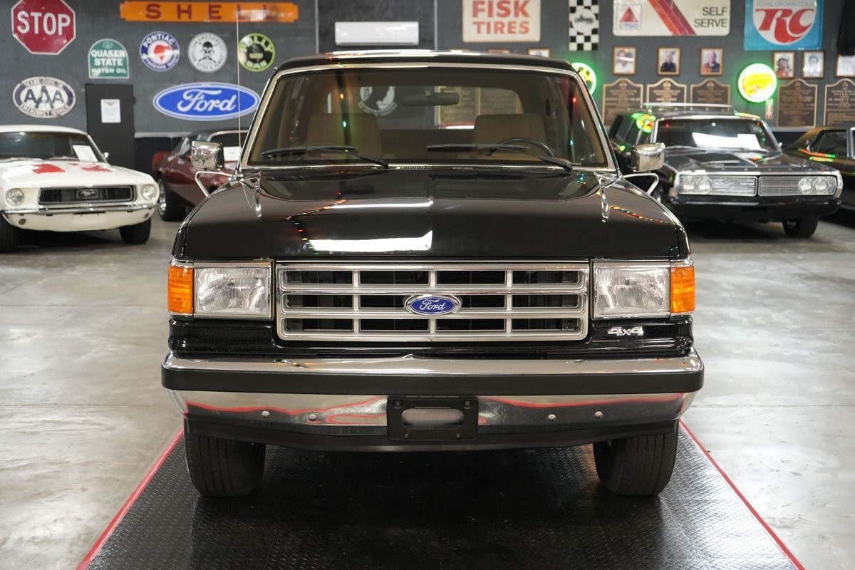 Ford-Bronco-Eddie-Bauer-4x4-1987-SUV-8