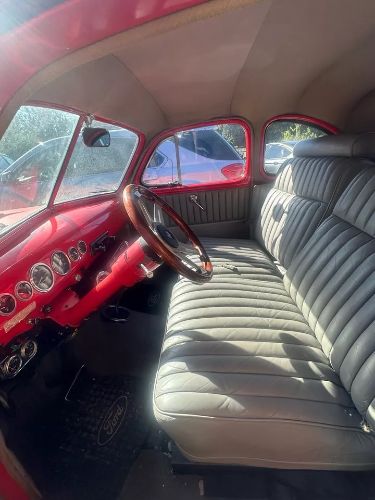 Ford-Business-coupe-1947-Red-3