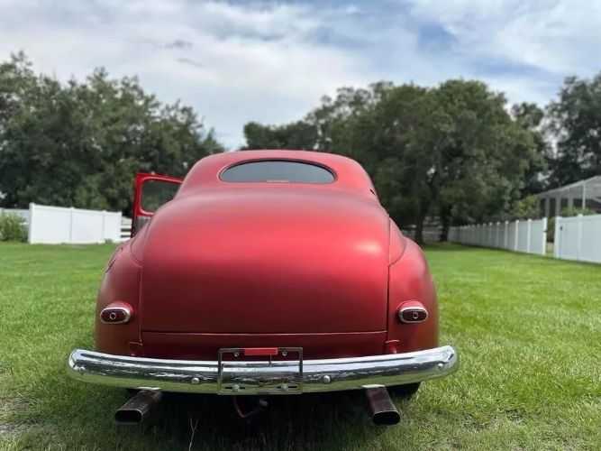 Ford-Business-coupe-1947-Red-5