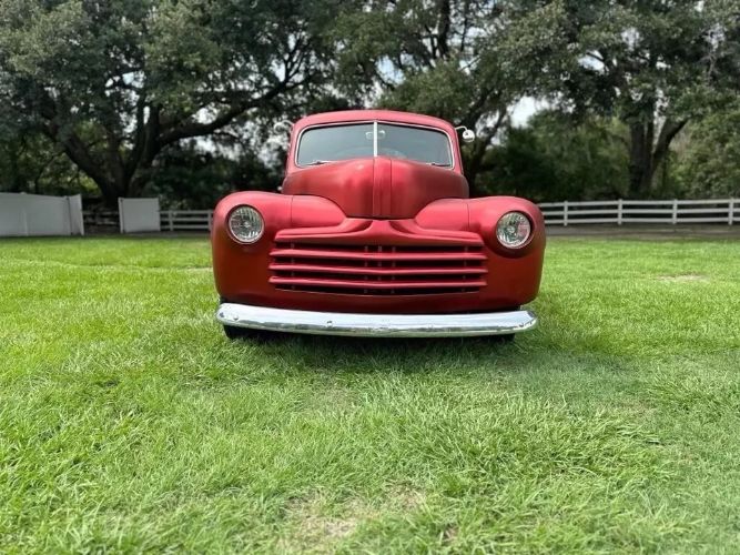 Ford-Business-coupe-1947-Red-6