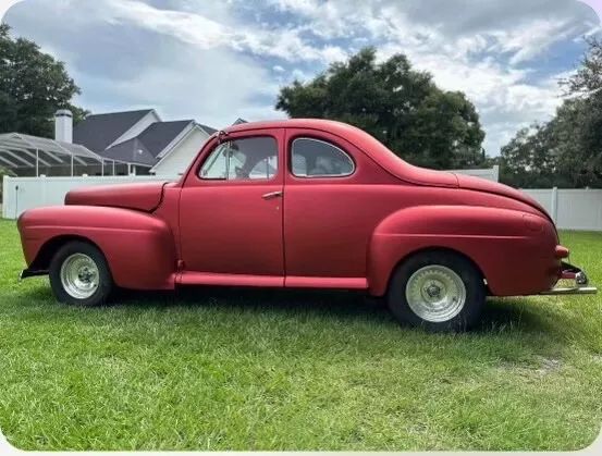 Ford-Business-coupe-1947-Red