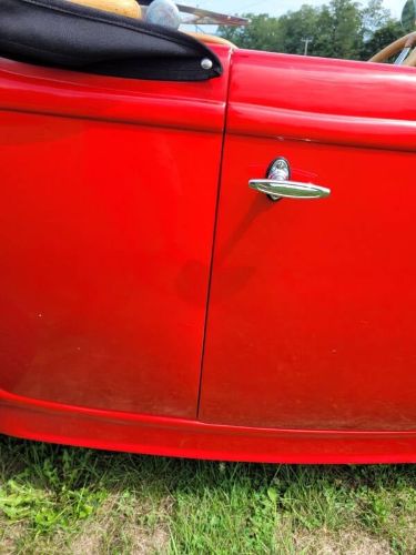 Ford-Cabriolet-1932-Red-Tan-35