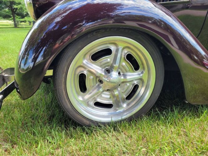 Ford-Cabriolet-1935-Burgundy-Beige-Leather-23