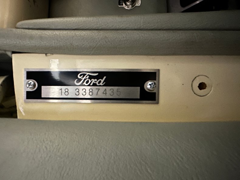 Ford-Cabriolet-1937-Alabaster-White-Green-Light-45