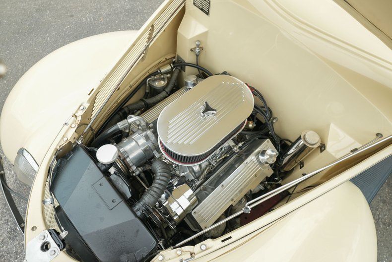 Ford-Cabriolet-1937-Alabaster-White-Green-Light-48