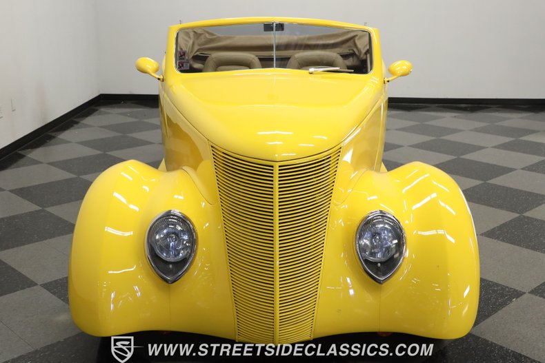 Ford-Cabriolet-1937-Competition-Yellow-Beige-1