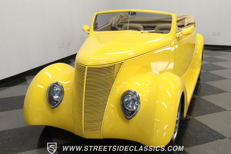 Ford-Cabriolet-1937-Competition-Yellow-Beige-2