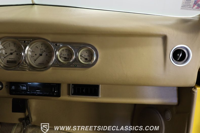 Ford-Cabriolet-1937-Competition-Yellow-Beige-43