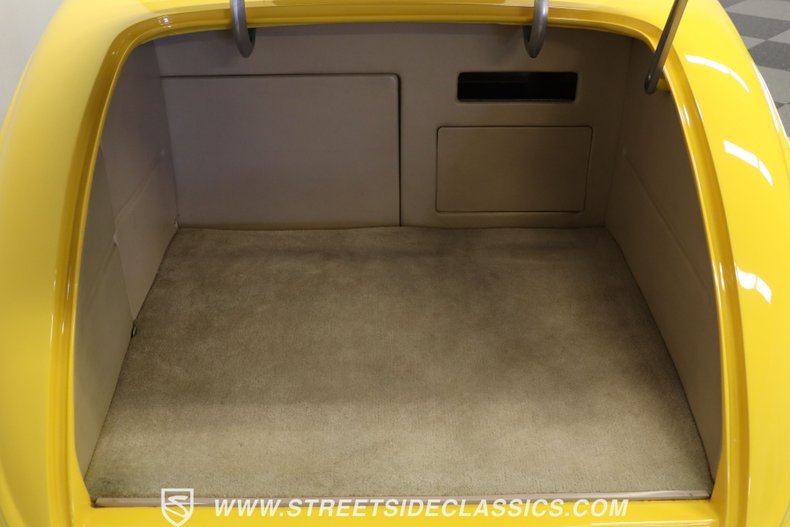 Ford-Cabriolet-1937-Competition-Yellow-Beige-48