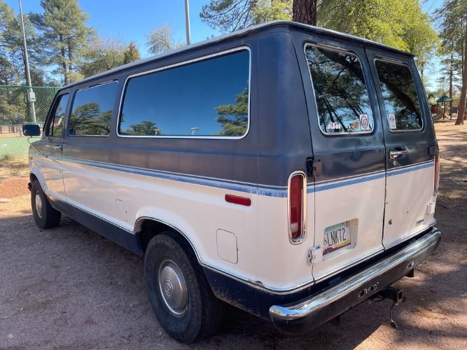Ford-Club-wagon-1987-Blue-Blue-3