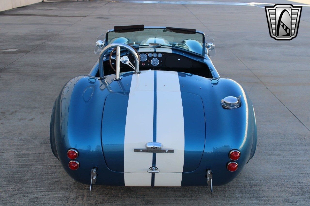 Ford-Cobra-1965-coupe-38