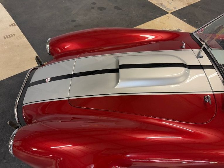 Ford-Cobra-1967-Inferno-Red-Black-1