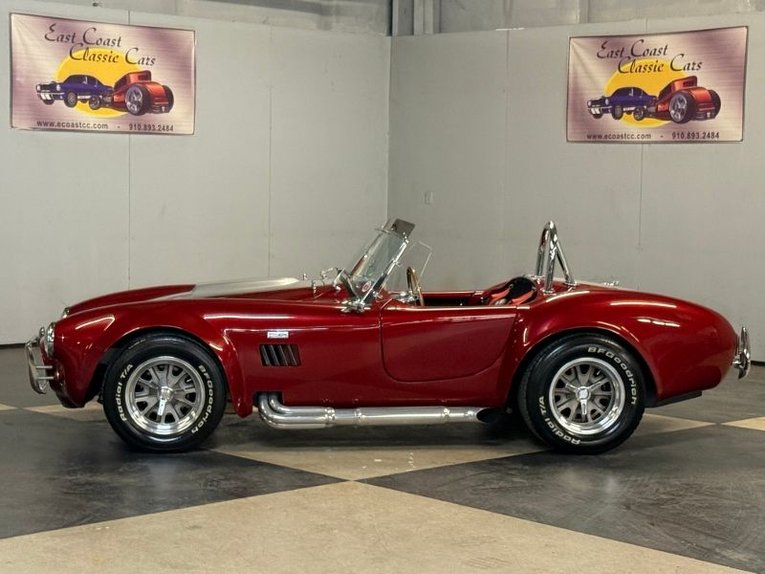 Ford-Cobra-1967-Inferno-Red-Black-17