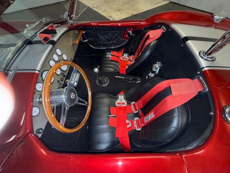 Ford-Cobra-1967-Inferno-Red-Black-25