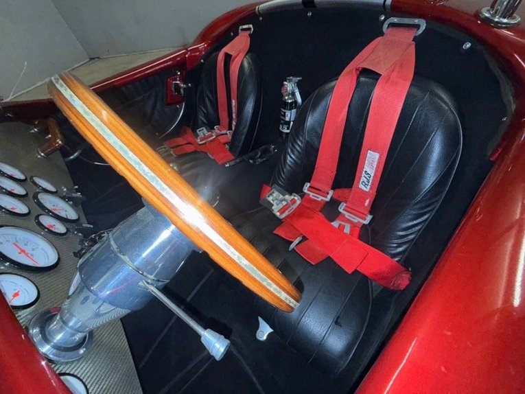 Ford-Cobra-1967-Inferno-Red-Black-26