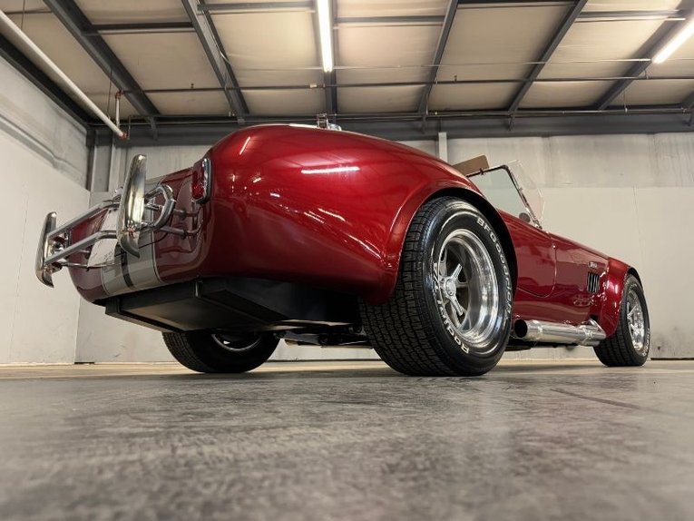 Ford-Cobra-1967-Inferno-Red-Black-30