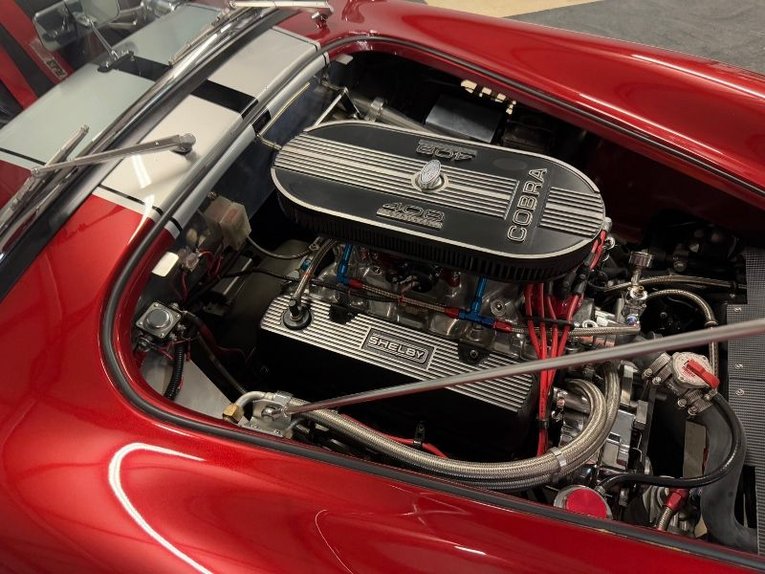 Ford-Cobra-1967-Inferno-Red-Black-4