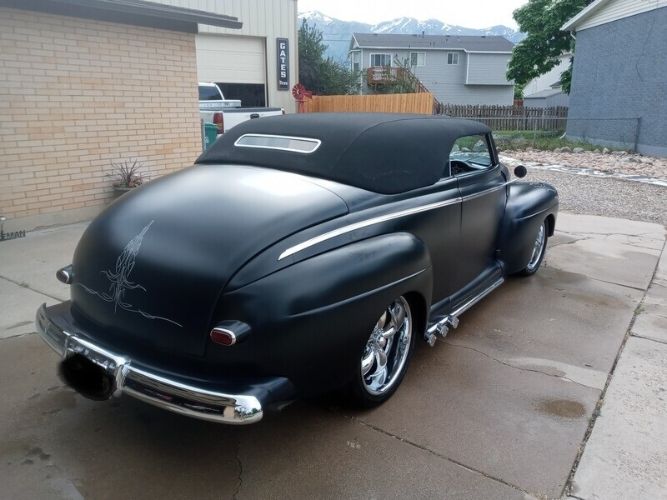 Ford-Convertible-1946-Black-White-2