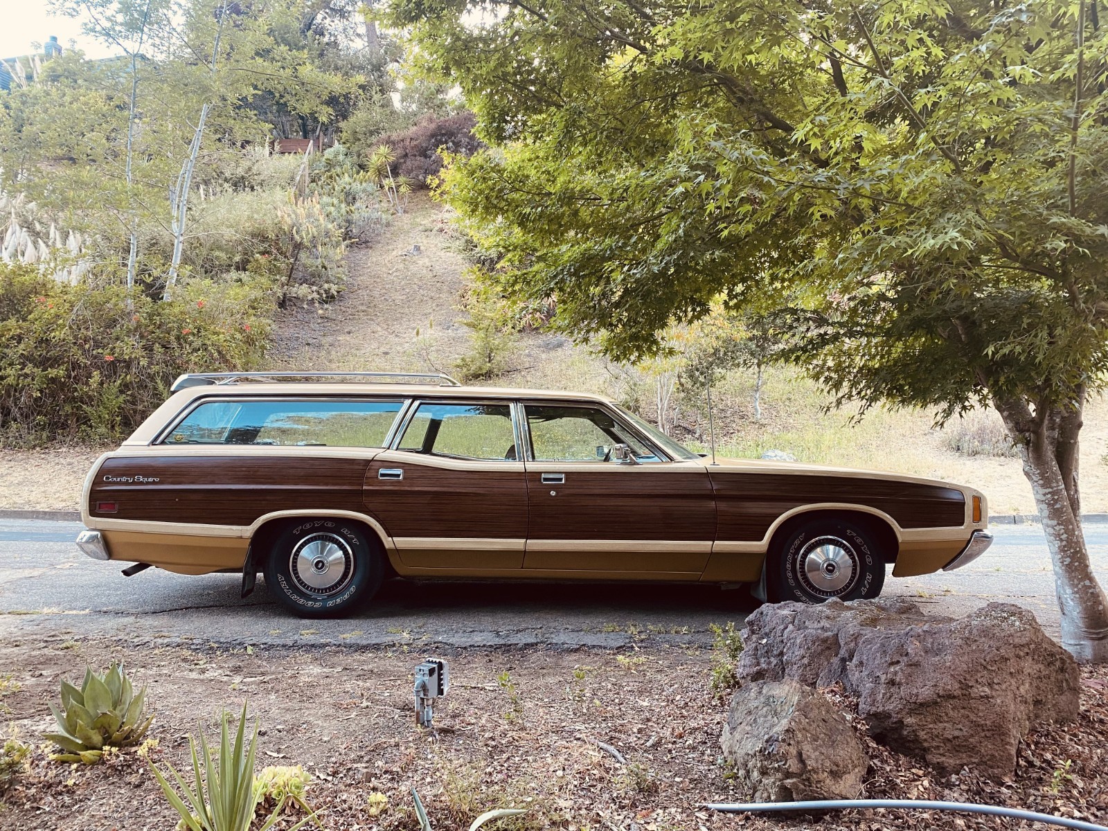 Ford-Country-Squire-1972-Wagon-1