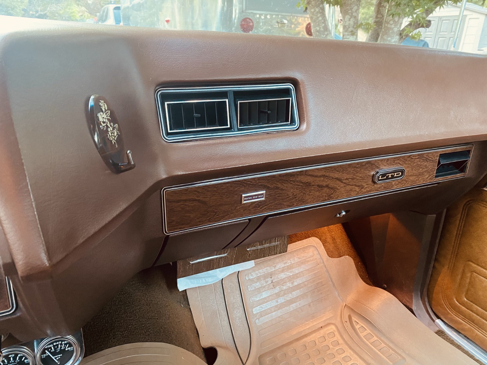 Ford-Country-Squire-1972-Wagon-14