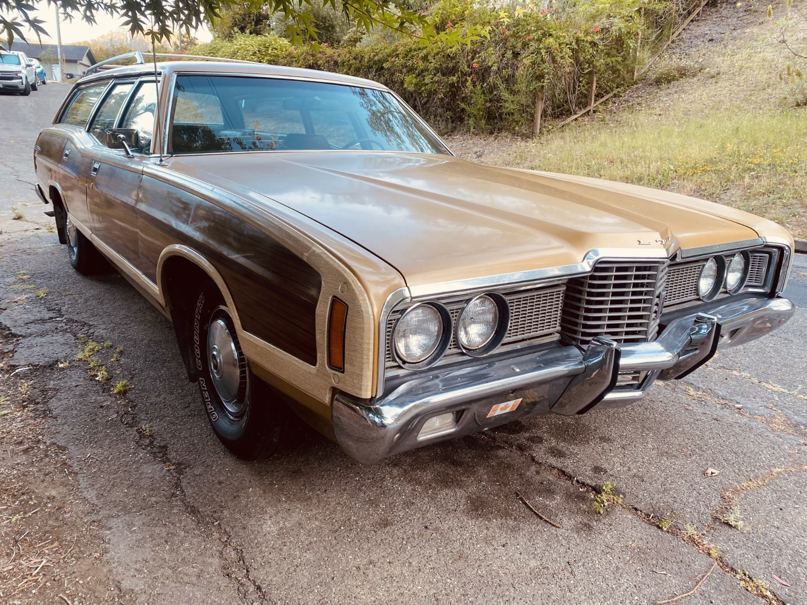 Ford-Country-Squire-1972-Wagon-2
