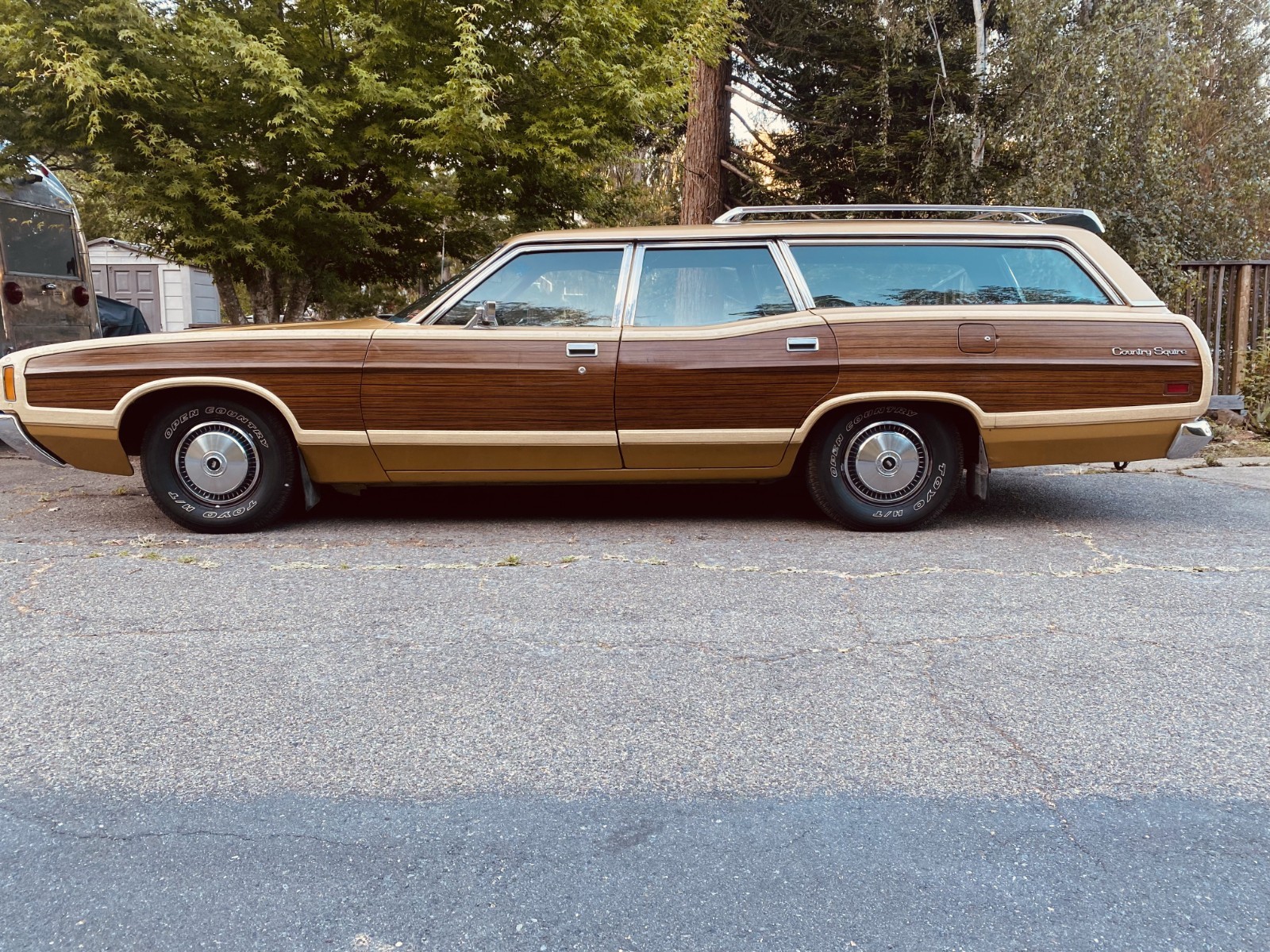 Ford-Country-Squire-1972-Wagon-4