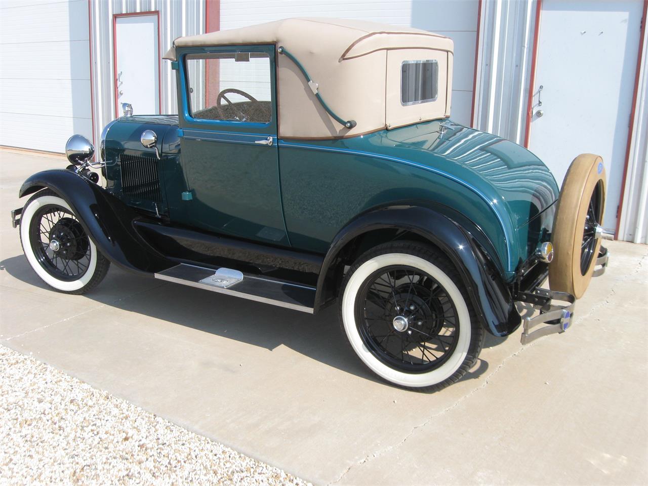 Ford-Coupe-1928-Greenblack-Brown-2