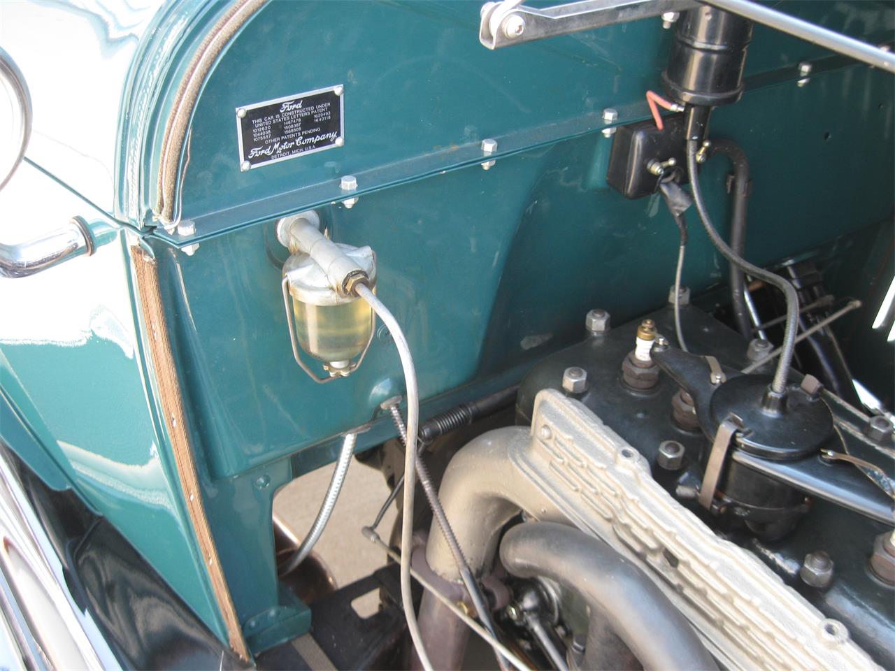 Ford-Coupe-1928-Greenblack-Brown-24
