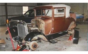 Ford-Coupe-1928-Greenblack-Brown-30