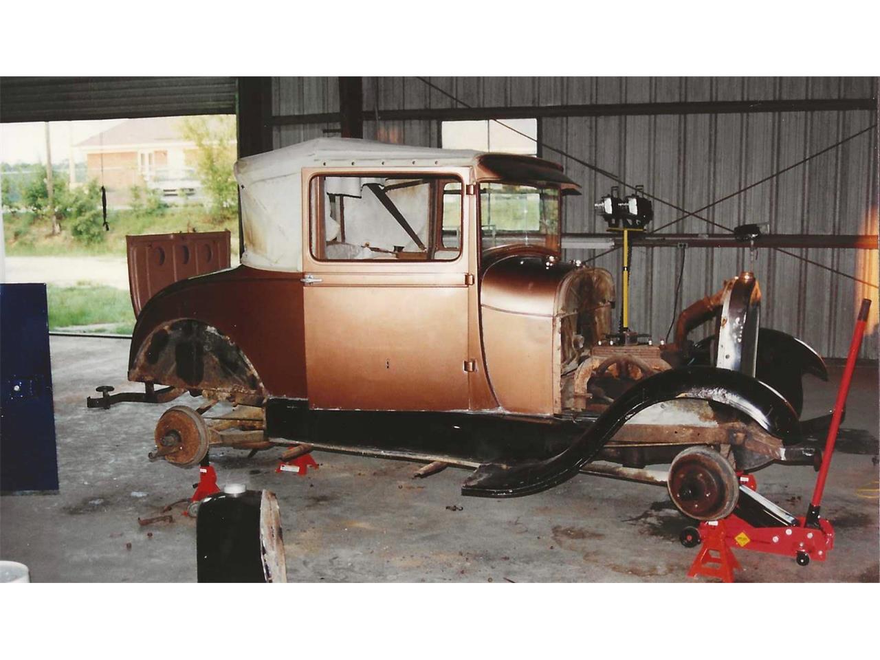 Ford-Coupe-1928-Greenblack-Brown-31