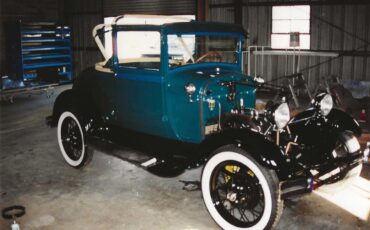 Ford-Coupe-1928-Greenblack-Brown-39