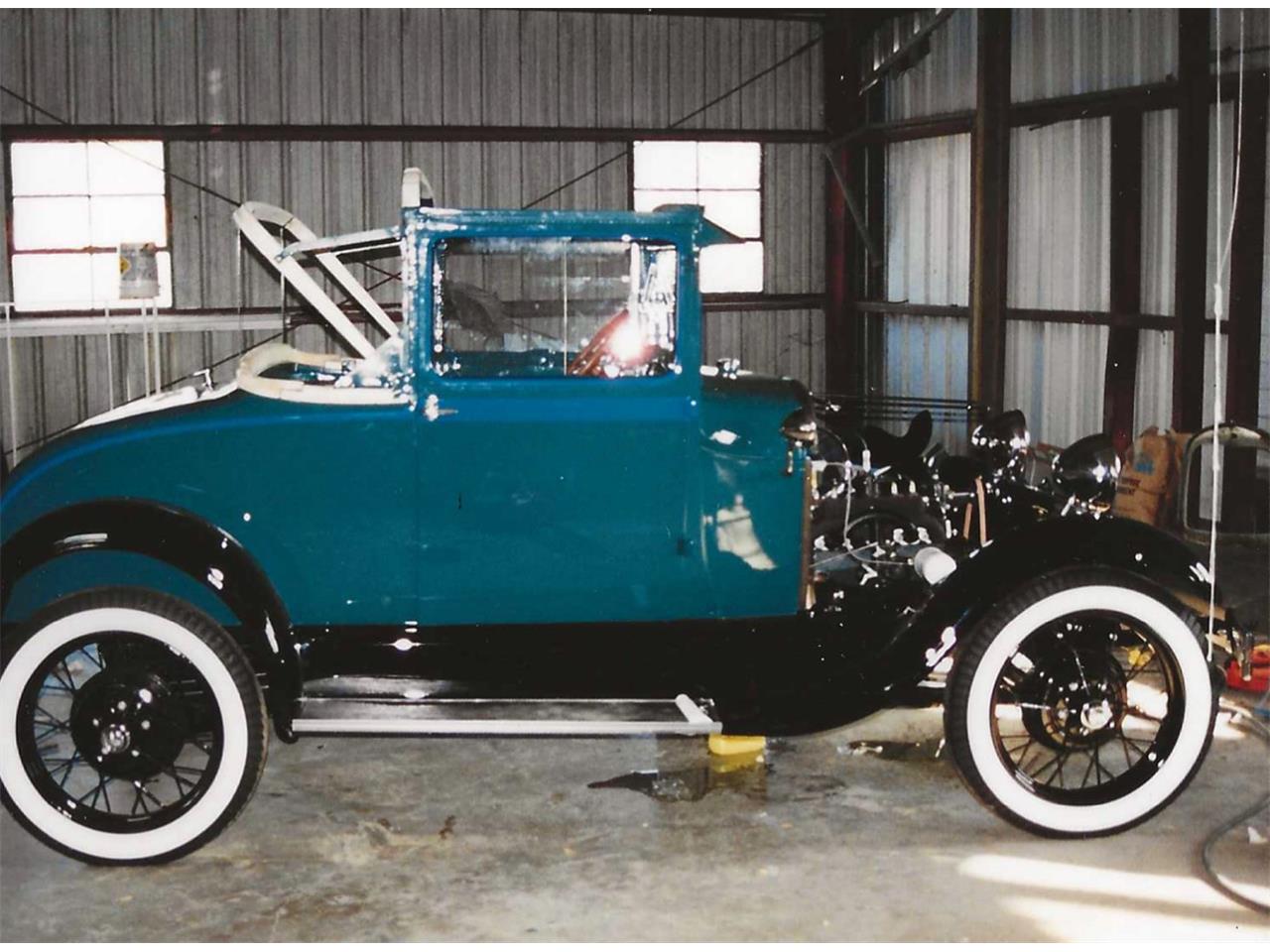 Ford-Coupe-1928-Greenblack-Brown-40