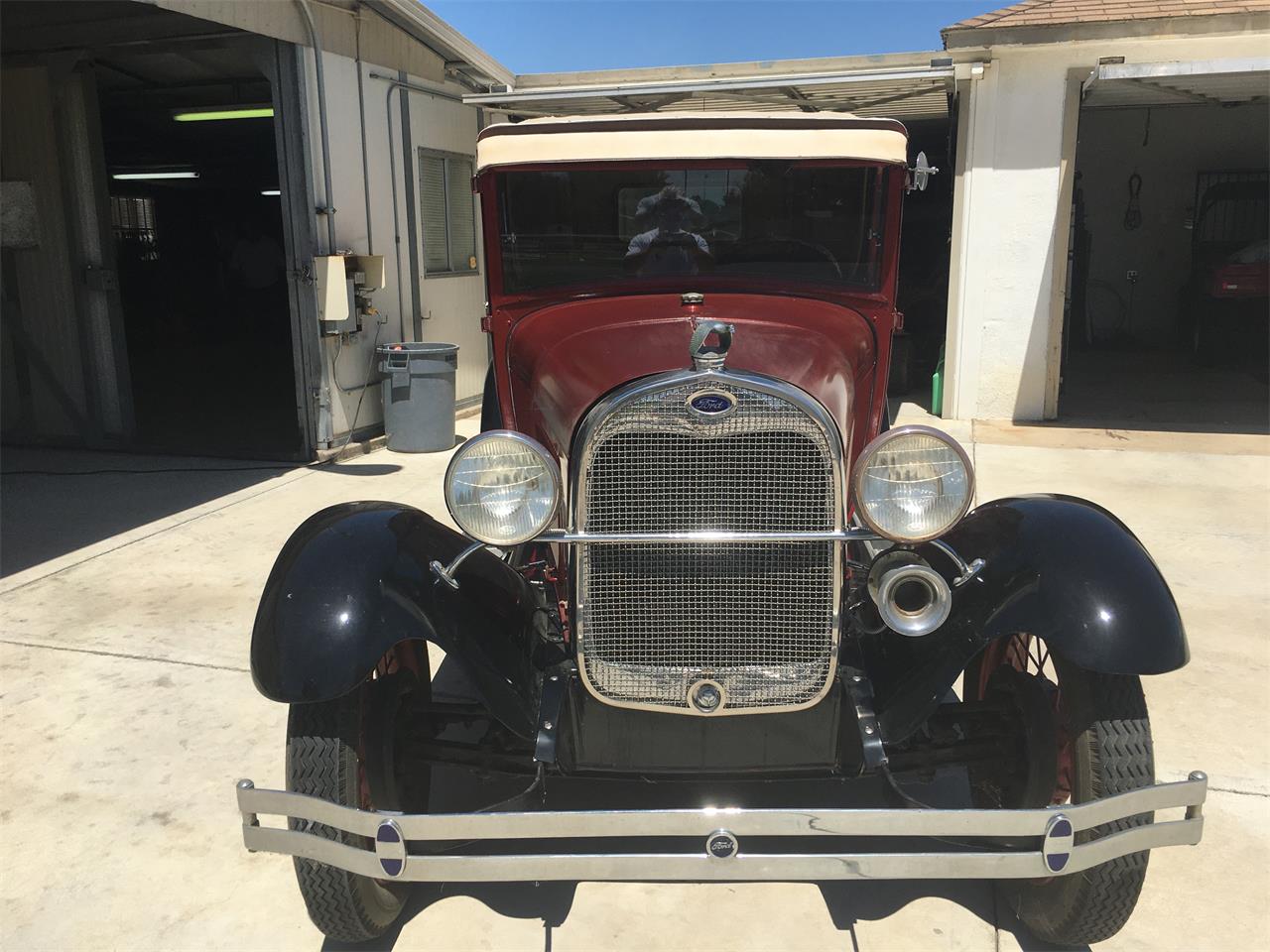 Ford-Coupe-1929-Red-and-Black-Brown-1